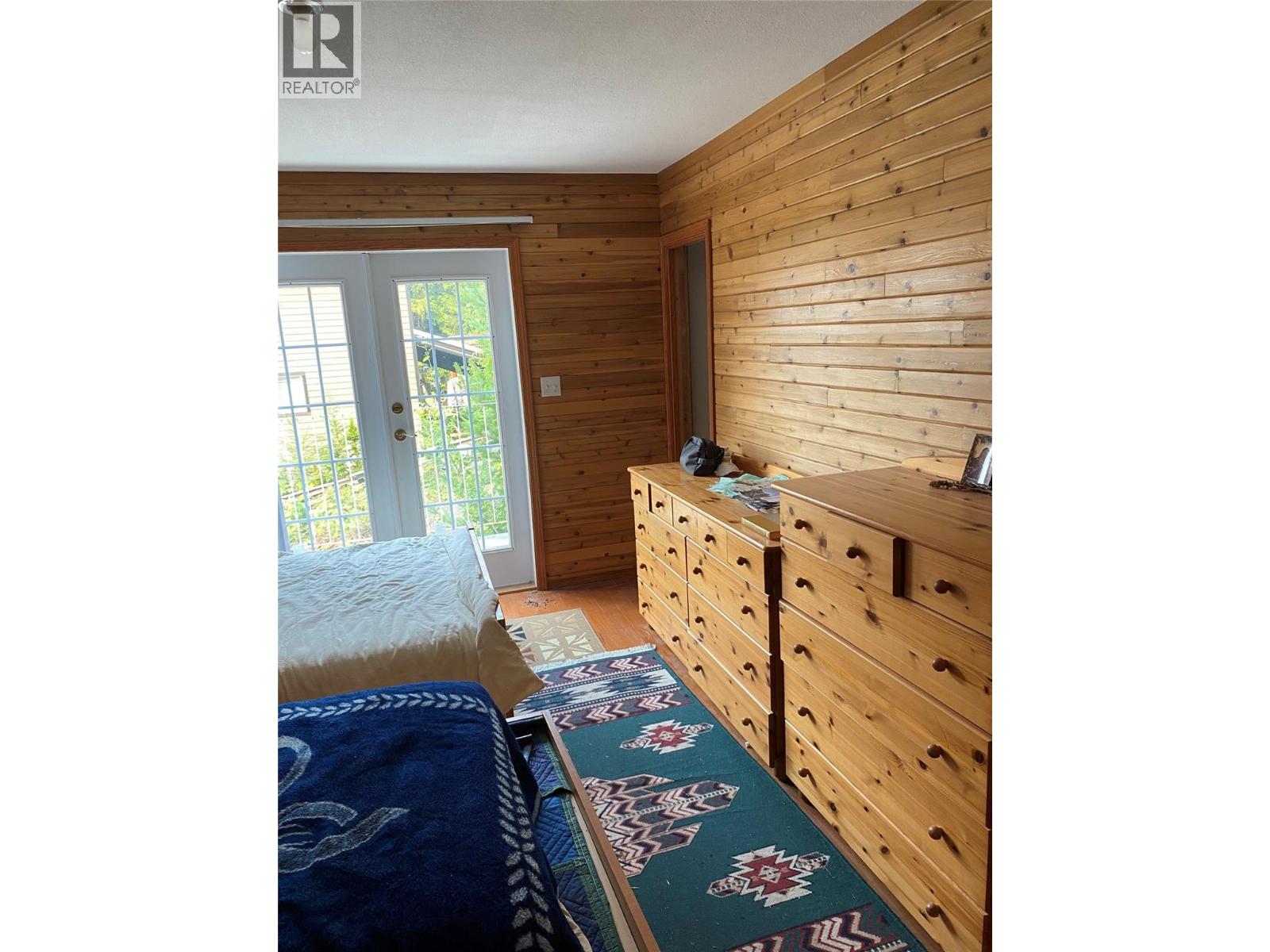 7475 Anglemont Way, Anglemont, British Columbia  V0E 1M8 - Photo 13 - 10396948