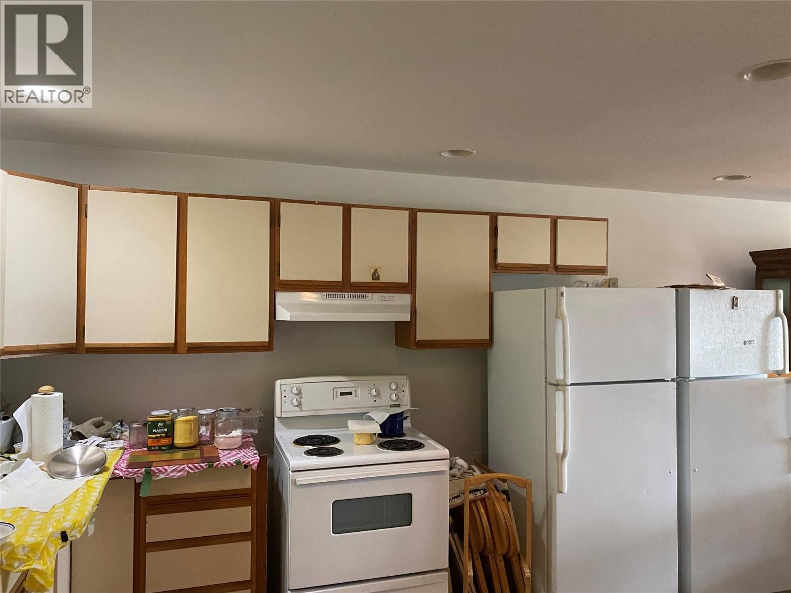 7475 Anglemont Way, Anglemont, British Columbia  V0E 1M8 - Photo 5 - 10396948