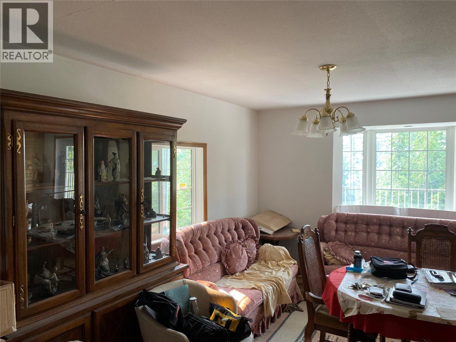 7475 Anglemont Way, Anglemont, British Columbia  V0E 1M8 - Photo 8 - 10396948