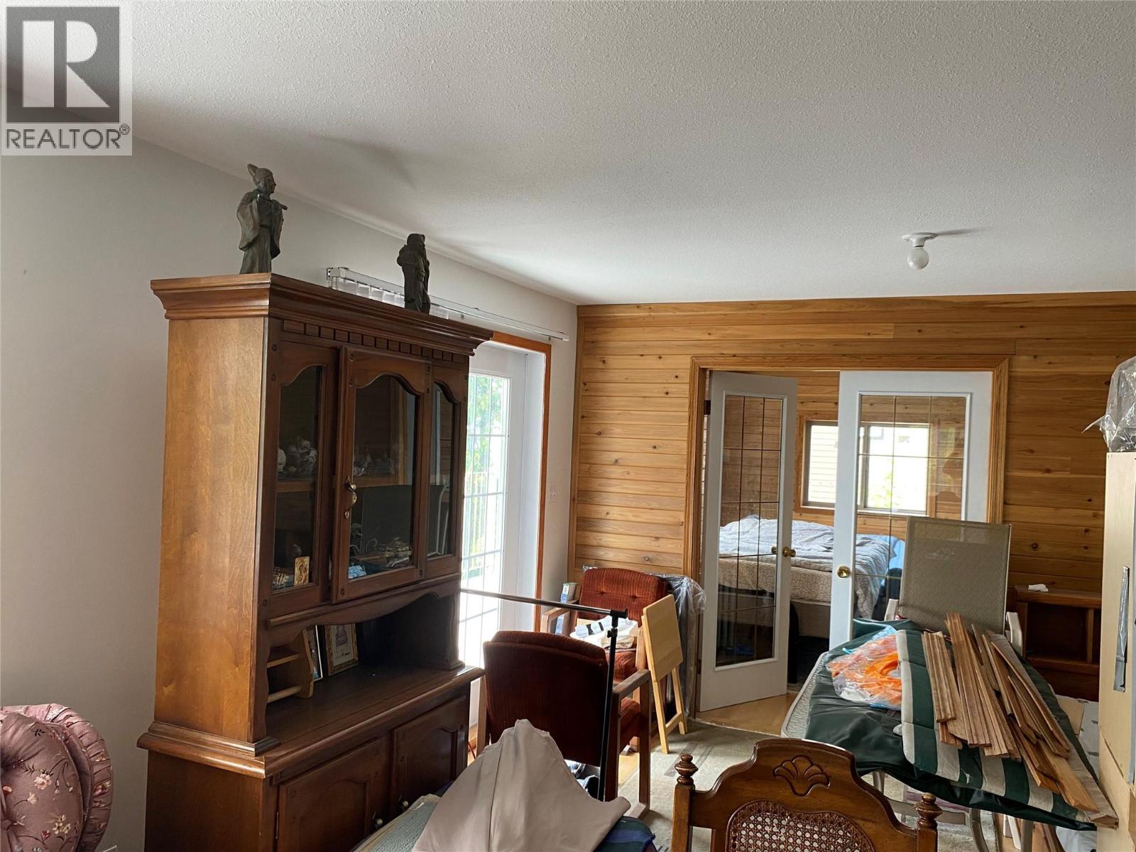 7475 Anglemont Way, Anglemont, British Columbia  V0E 1M8 - Photo 9 - 10396948