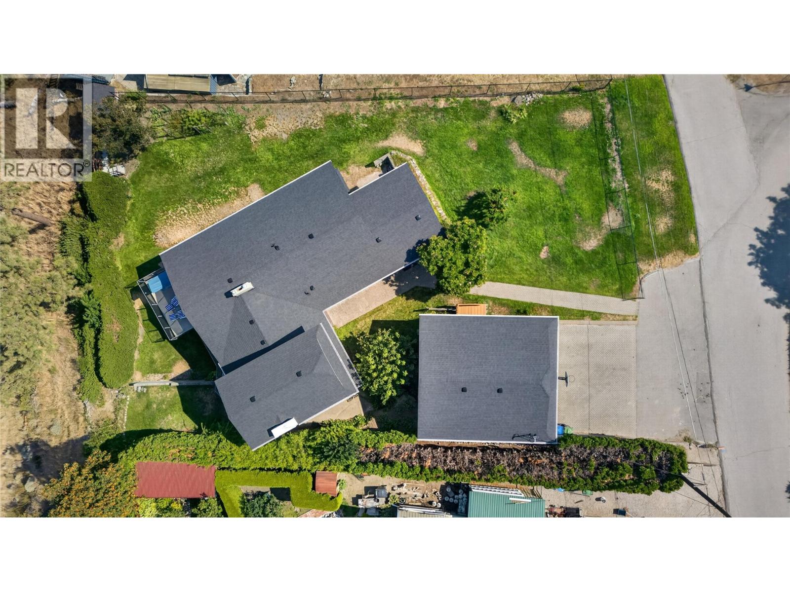 131 Cedar Avenue, Kaleden, British Columbia  V0H 1K0 - Photo 2 - 10395529