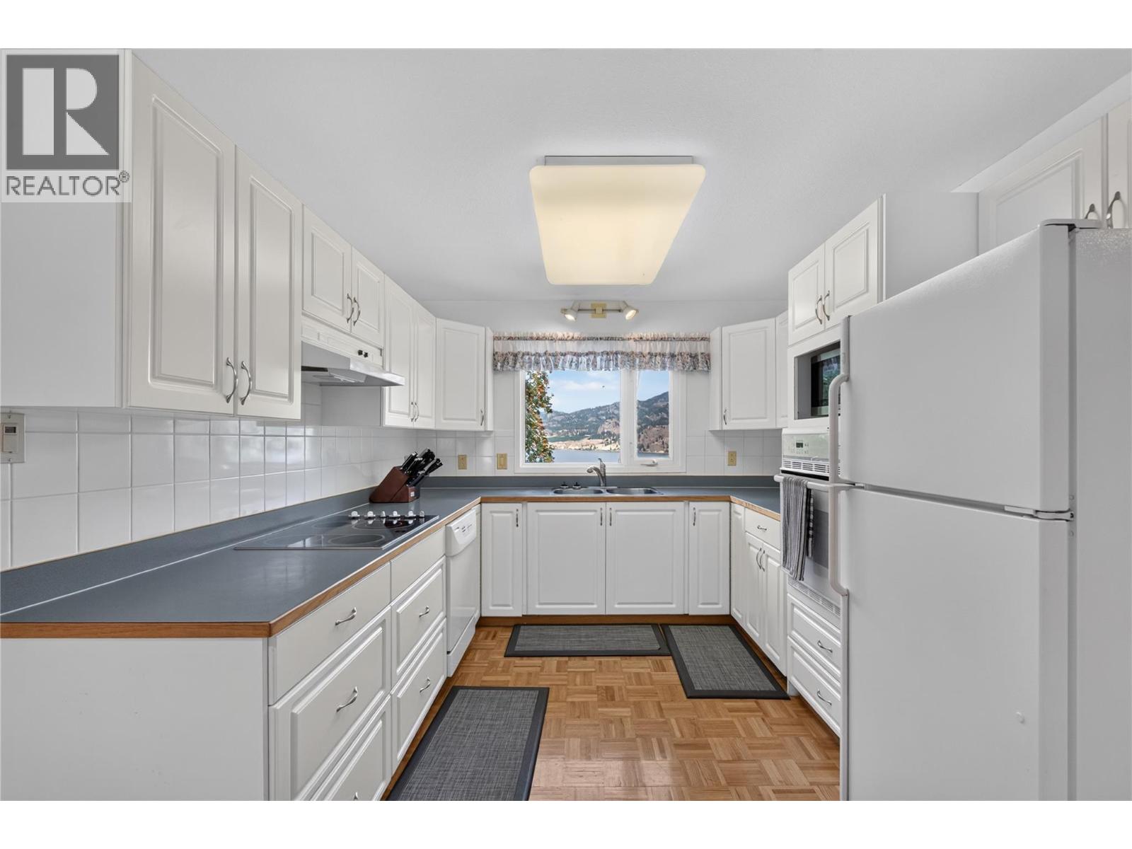 131 Cedar Avenue, Kaleden, British Columbia  V0H 1K0 - Photo 5 - 10395529