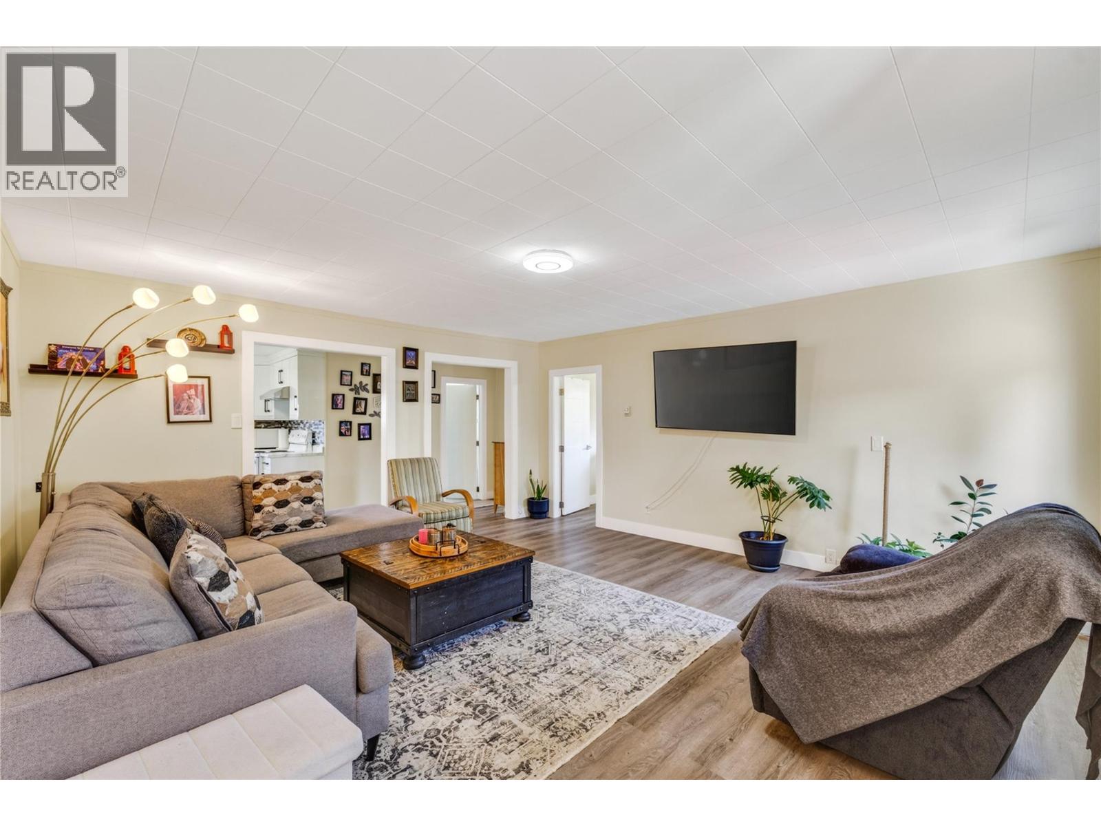 6488 Wolfcub Place Place, Oliver, British Columbia  V0H 1T3 - Photo 2 - 10396917