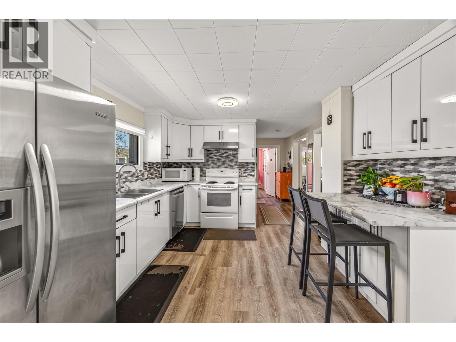 6488 Wolfcub Place Place, Oliver, British Columbia  V0H 1T3 - Photo 8 - 10396917