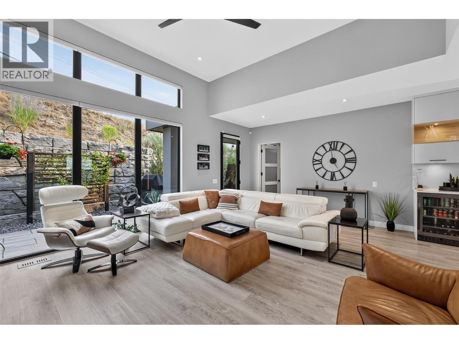 537 Hawes Court, Kelowna, British Columbia  V1W 5C5 - Photo 5 - 10395962