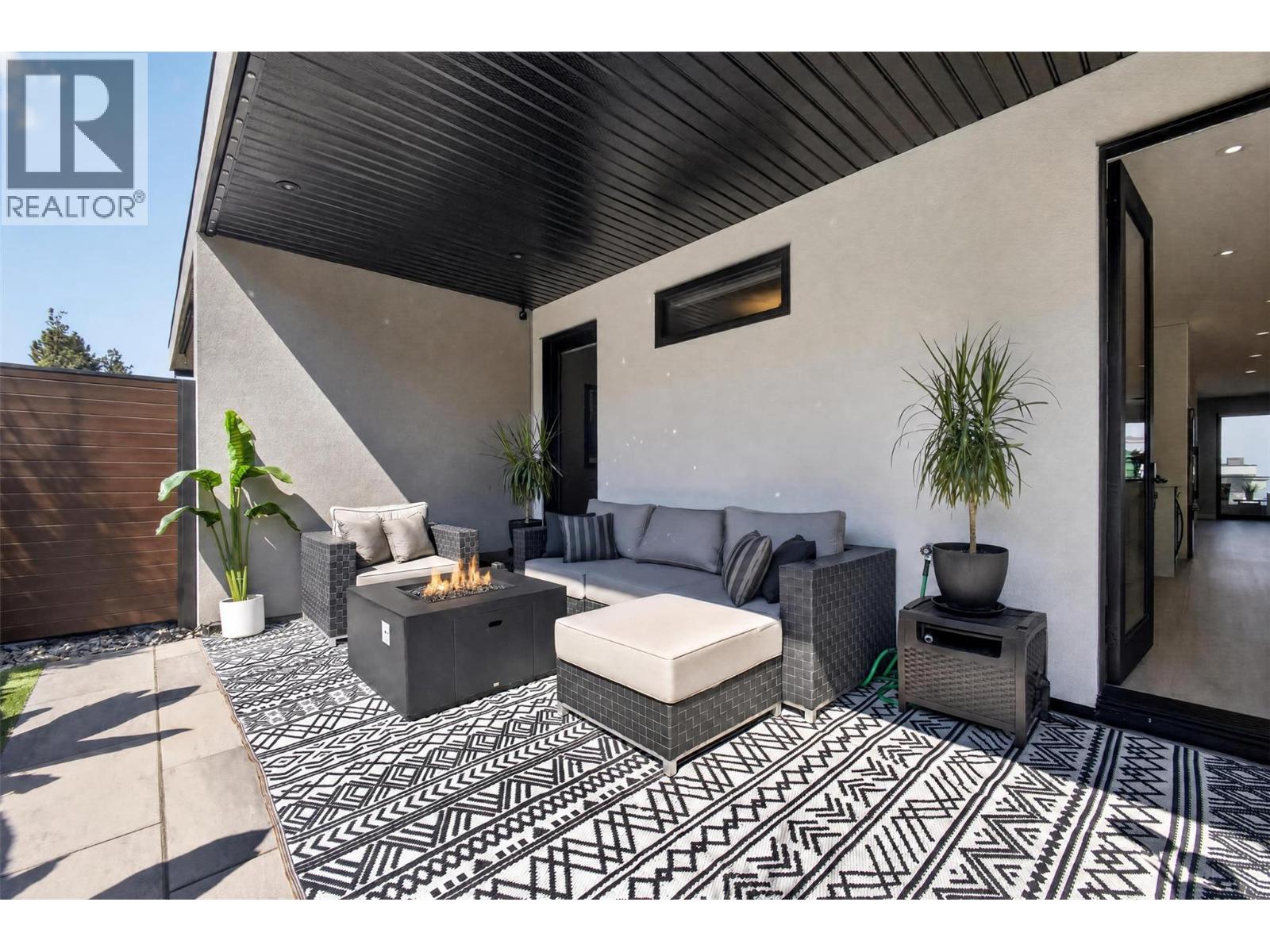 537 Hawes Court, Kelowna, British Columbia  V1W 5C5 - Photo 6 - 10395962