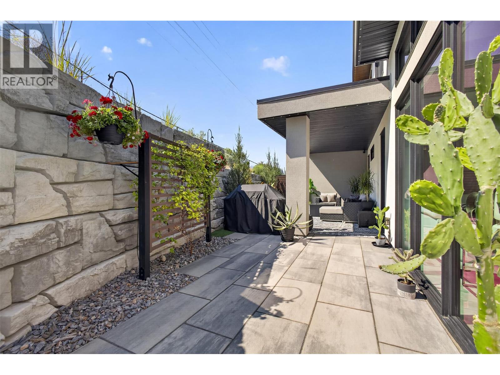 537 Hawes Court, Kelowna, British Columbia  V1W 5C5 - Photo 9 - 10395962