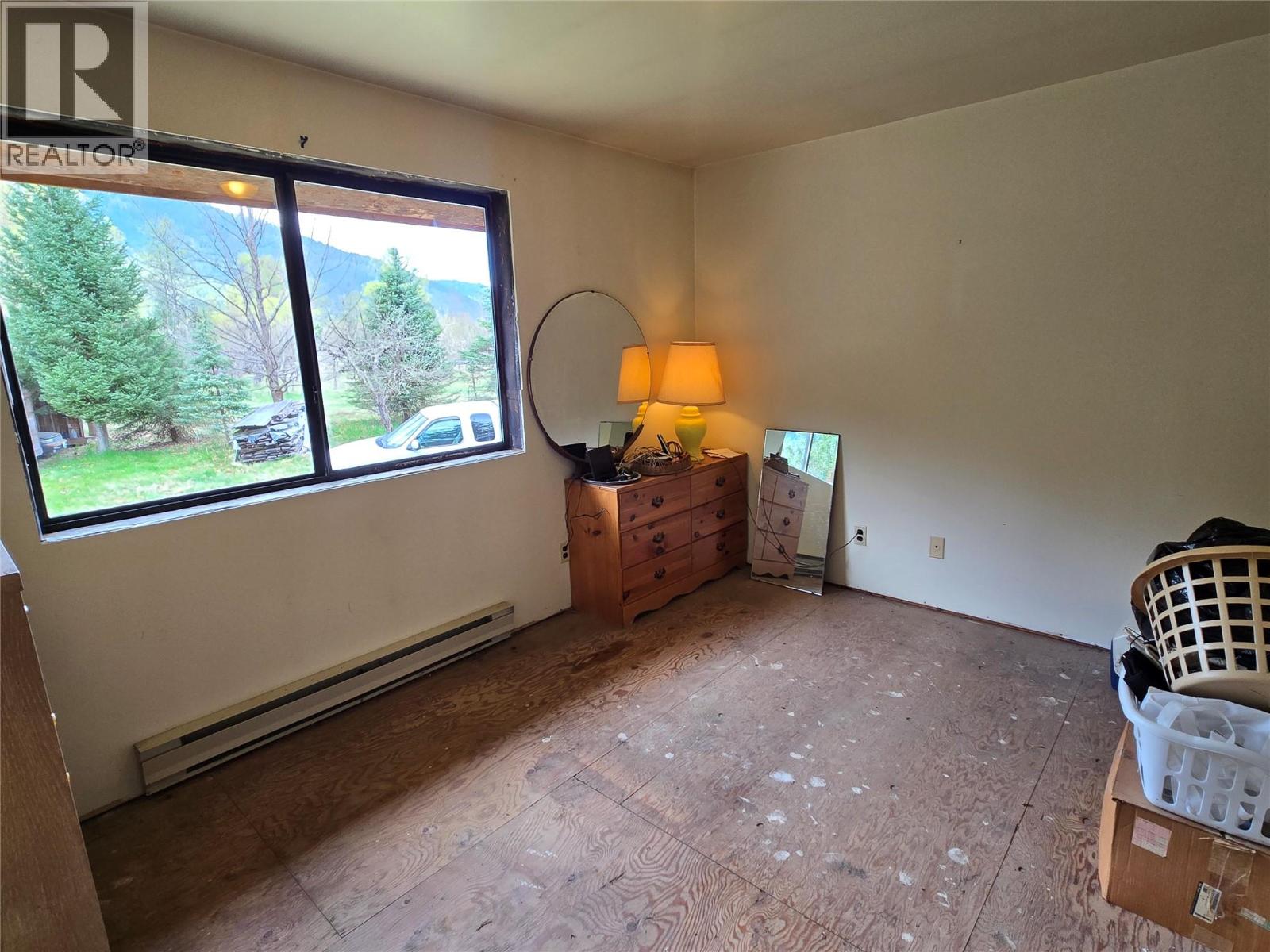 6268 Picard Road, Appledale, British Columbia  V0G 2J0 - Photo 16 - 10397027