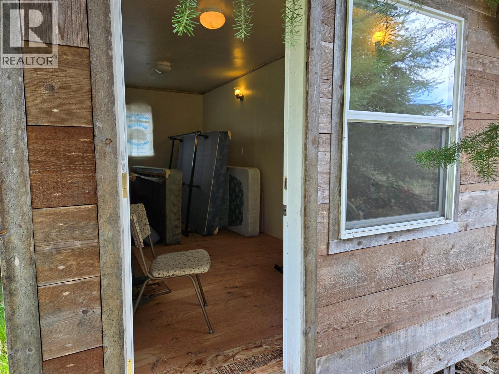 6268 Picard Road, Appledale, British Columbia  V0G 2J0 - Photo 32 - 10397027