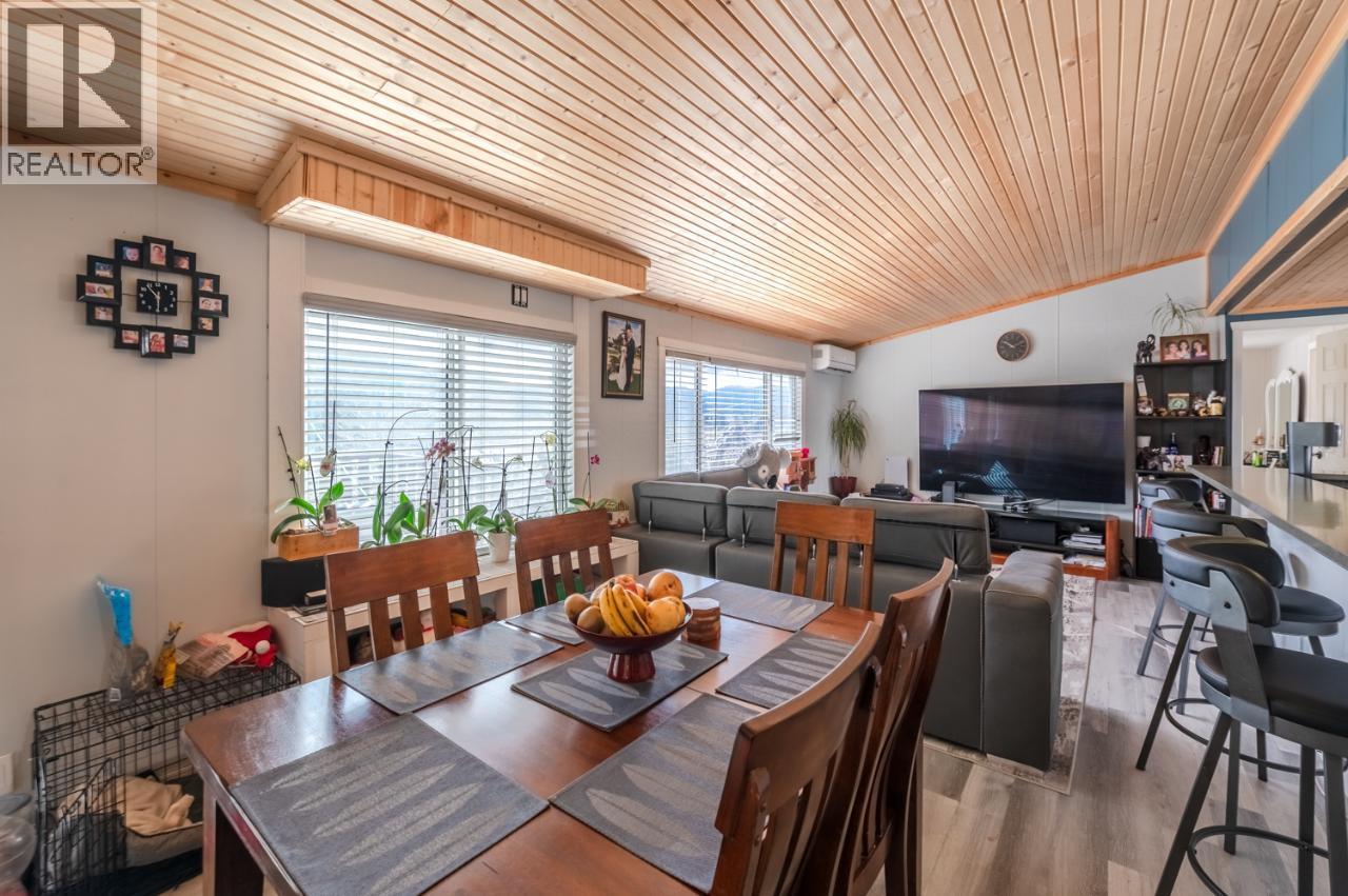 346 Hwy 97, Kaleden, British Columbia  V0H 1K0 - Photo 13 - 10397025