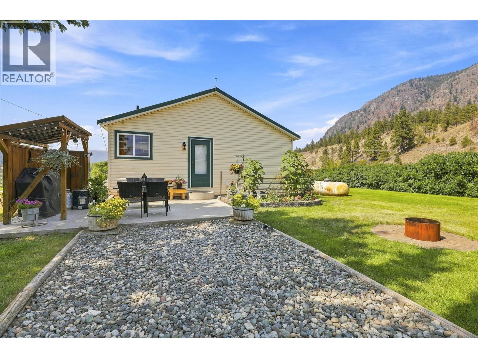 2225 Hazelhurst Road, Merritt, British Columbia  V1K 1N7 - Photo 2 - 10397115