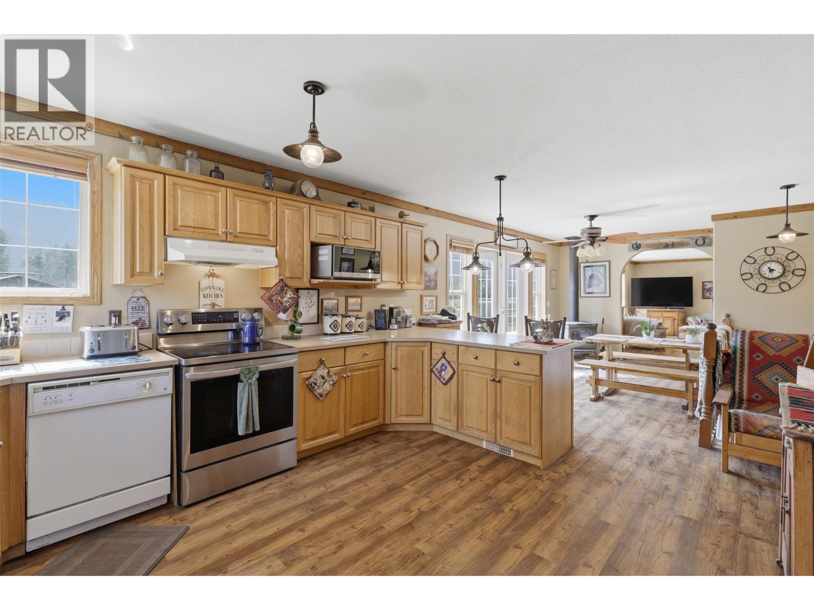 2225 Hazelhurst Road, Merritt, British Columbia  V1K 1N7 - Photo 9 - 10397115