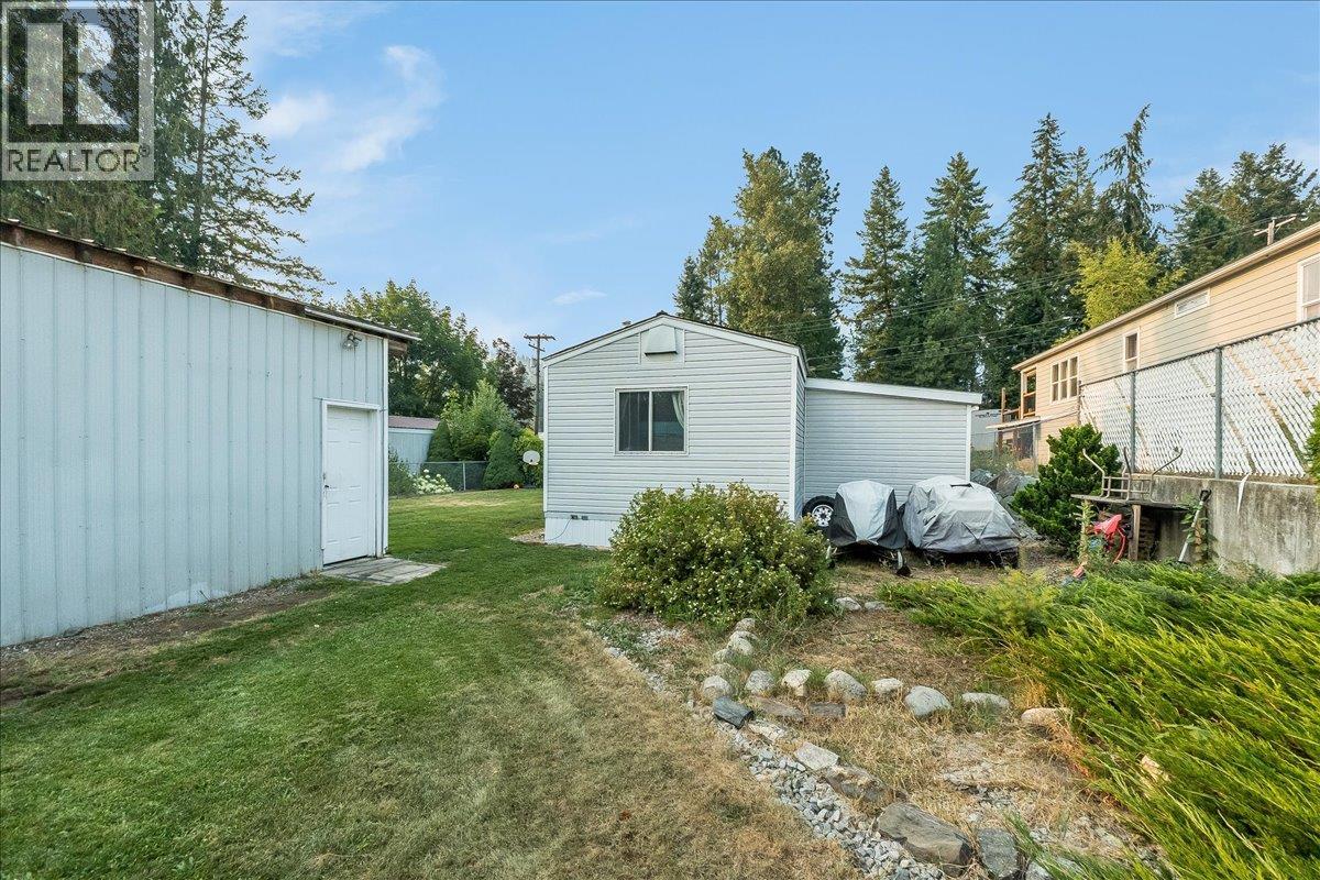 1015 Garden Road, South Slocan, British Columbia  V0G 2G1 - Photo 9 - 10396973