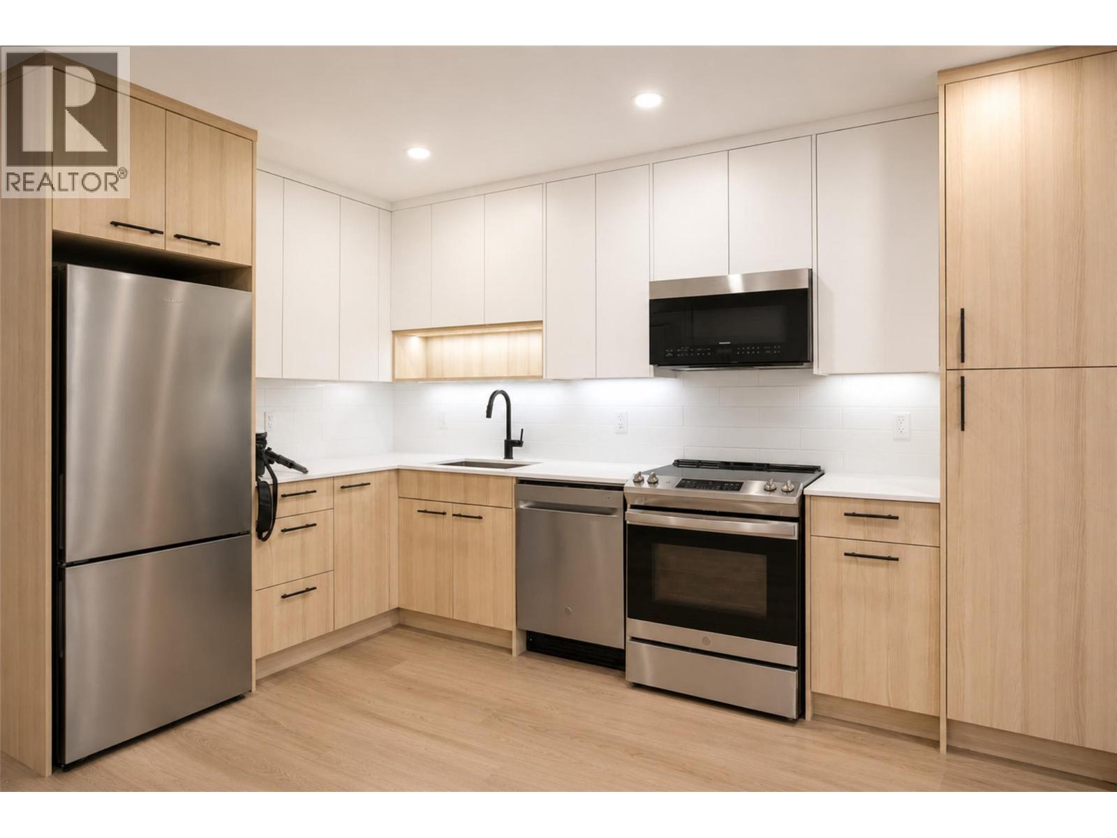 1380 Pridham Avenue Unit# 409, Kelowna, British Columbia  V1Y 0P7 - Photo 3 - 10396266