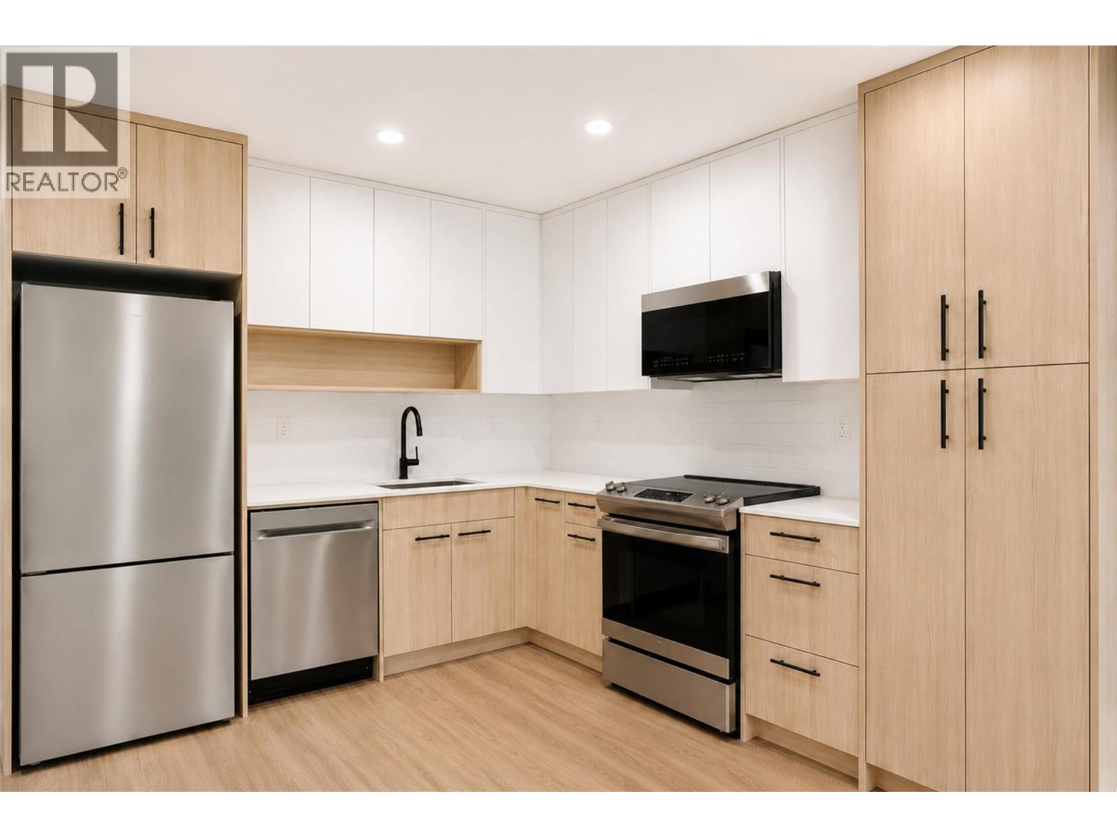 1380 Pridham Avenue Unit# 201, Kelowna, British Columbia  V1Y 6B5 - Photo 1 - 10395890