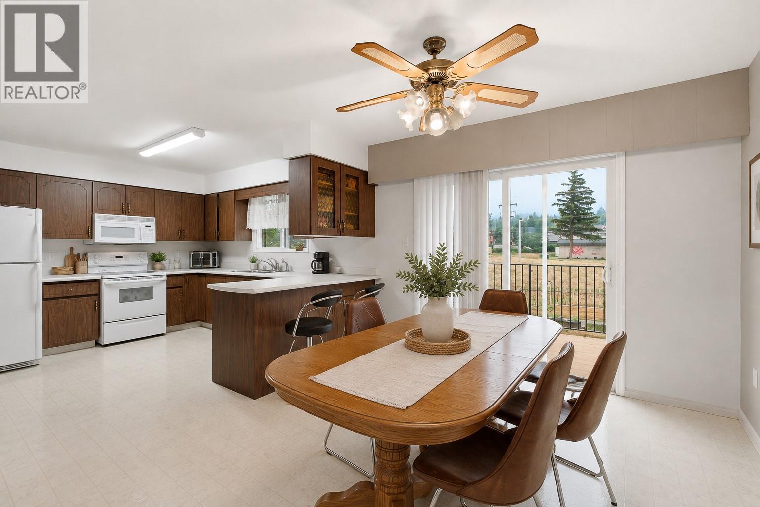 2475 Irvine Avenue, Merritt, British Columbia  V1K 1H4 - Photo 9 - 10397126