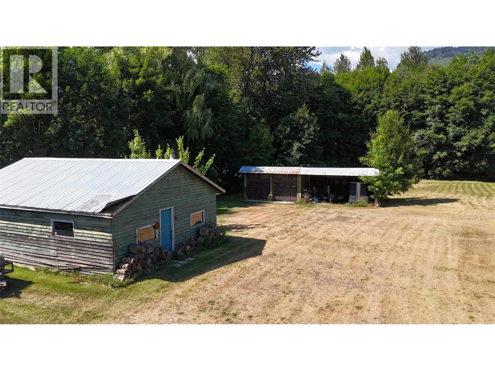 719 Big Eddy Road, Revelstoke, British Columbia  V0E 2S0 - Photo 5 - 10396668