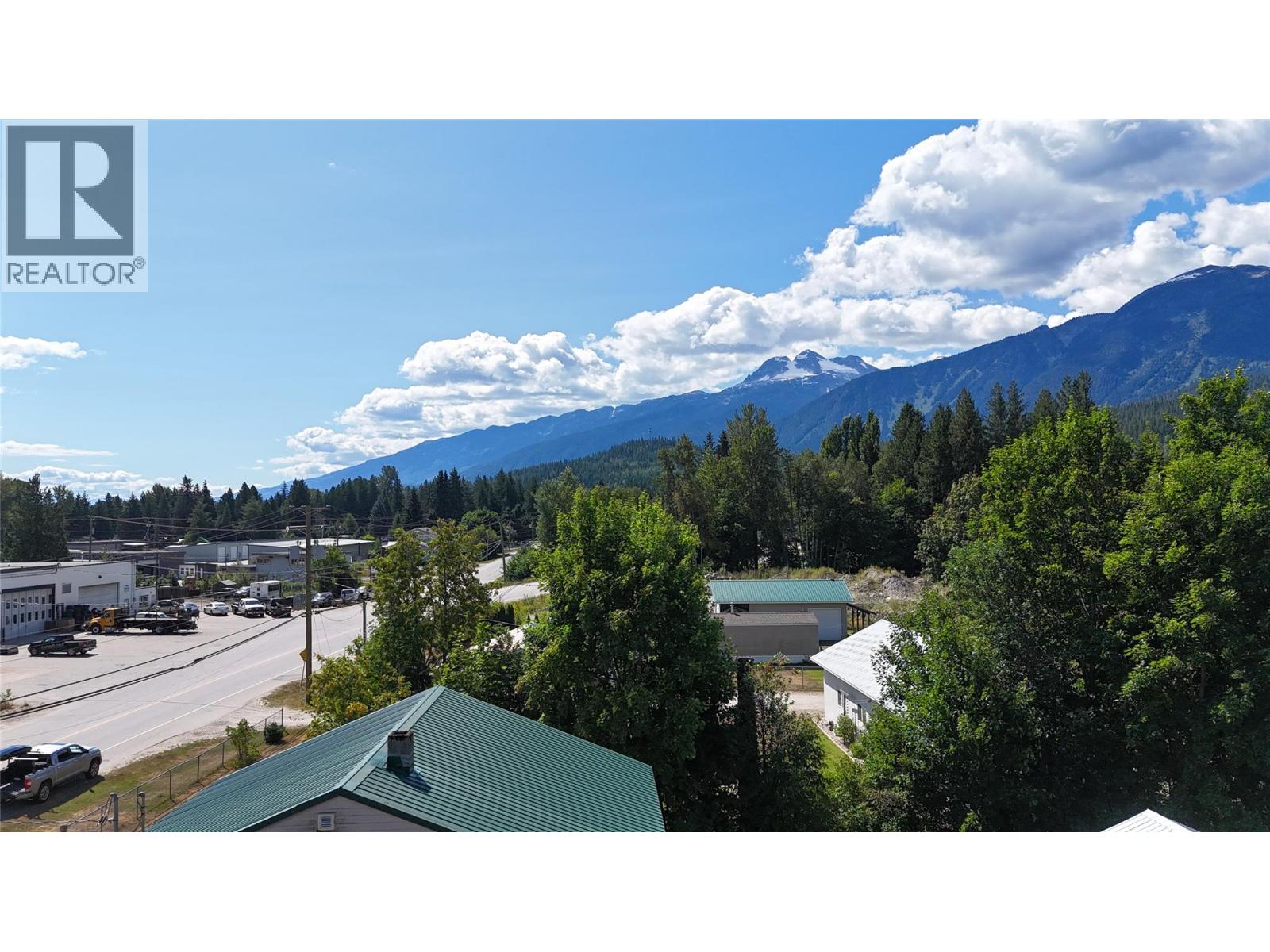 719 Big Eddy Road, Revelstoke, British Columbia  V0E 2S0 - Photo 6 - 10396668