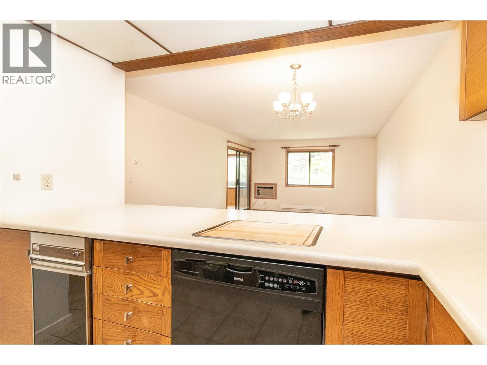 1075 Bernard Avenue Unit# 303, Kelowna, British Columbia  V1Y 6P7 - Photo 13 - 10397114