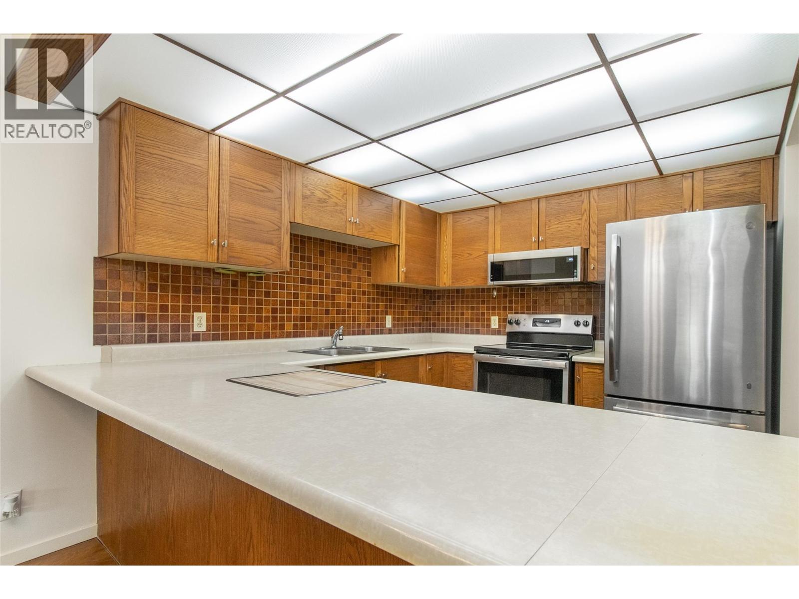 1075 Bernard Avenue Unit# 303, Kelowna, British Columbia  V1Y 6P7 - Photo 8 - 10397114