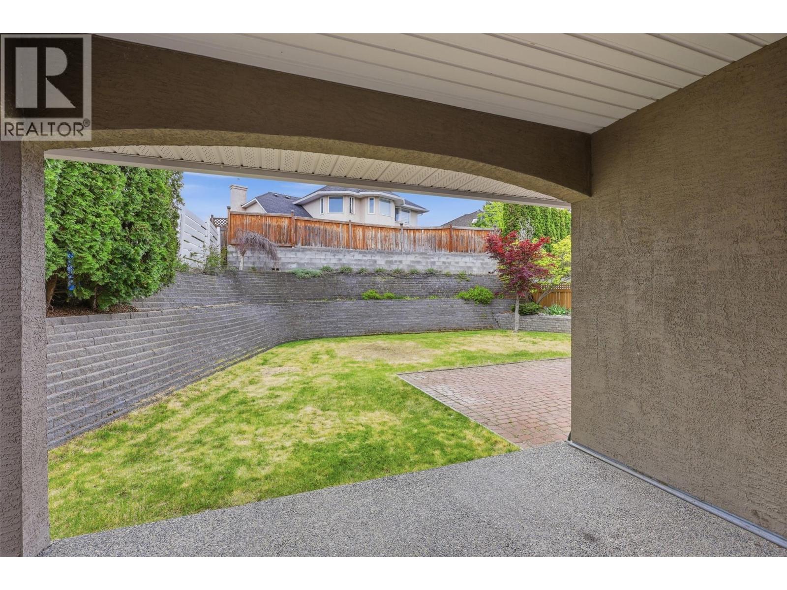 2076 Muirfield Road, Kamloops, British Columbia  V1S 1S6 - Photo 11 - 10397101