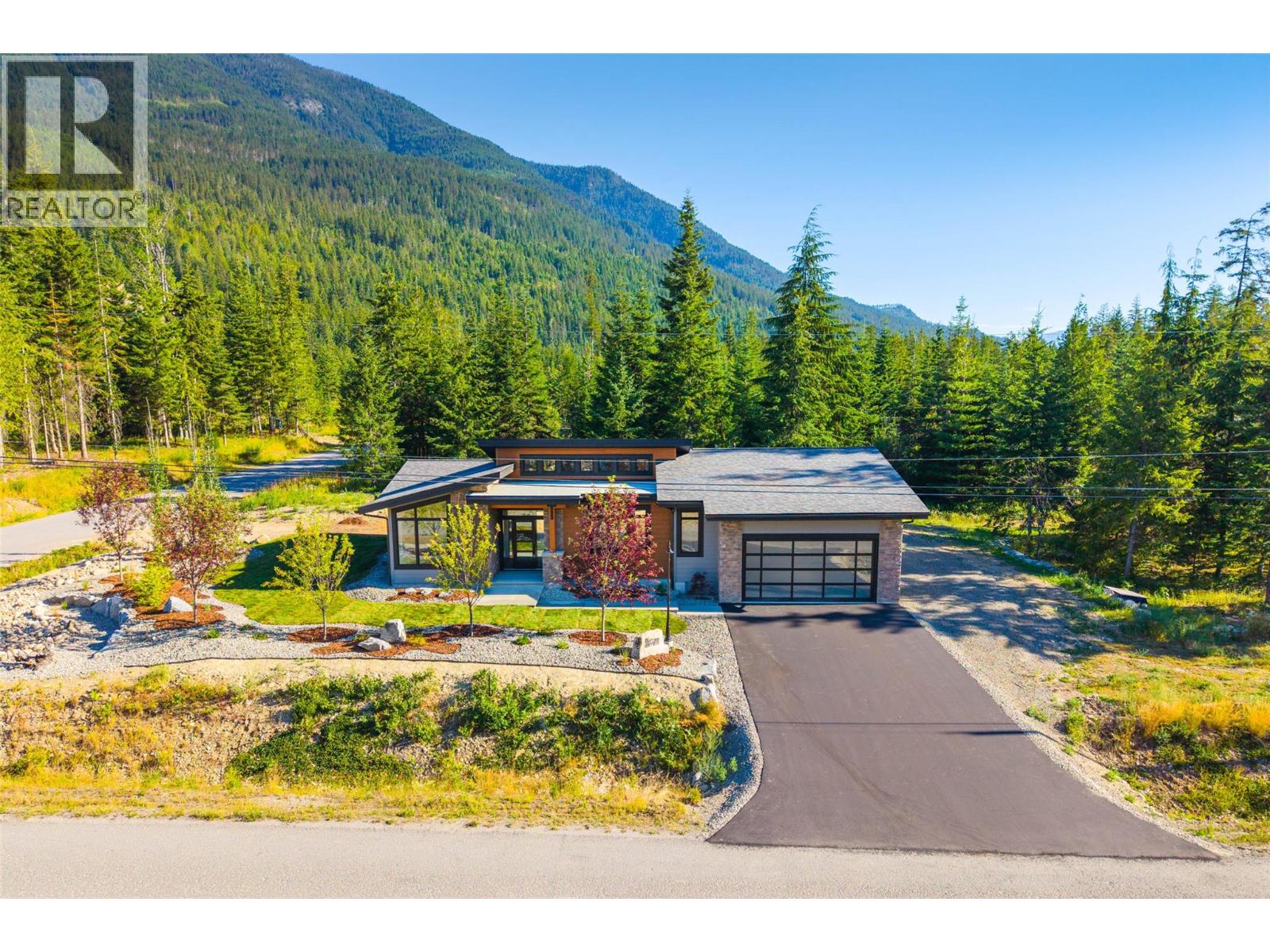 7769 Holt Road, Balfour, British Columbia  V0G 1C0 - Photo 1 - 10397081