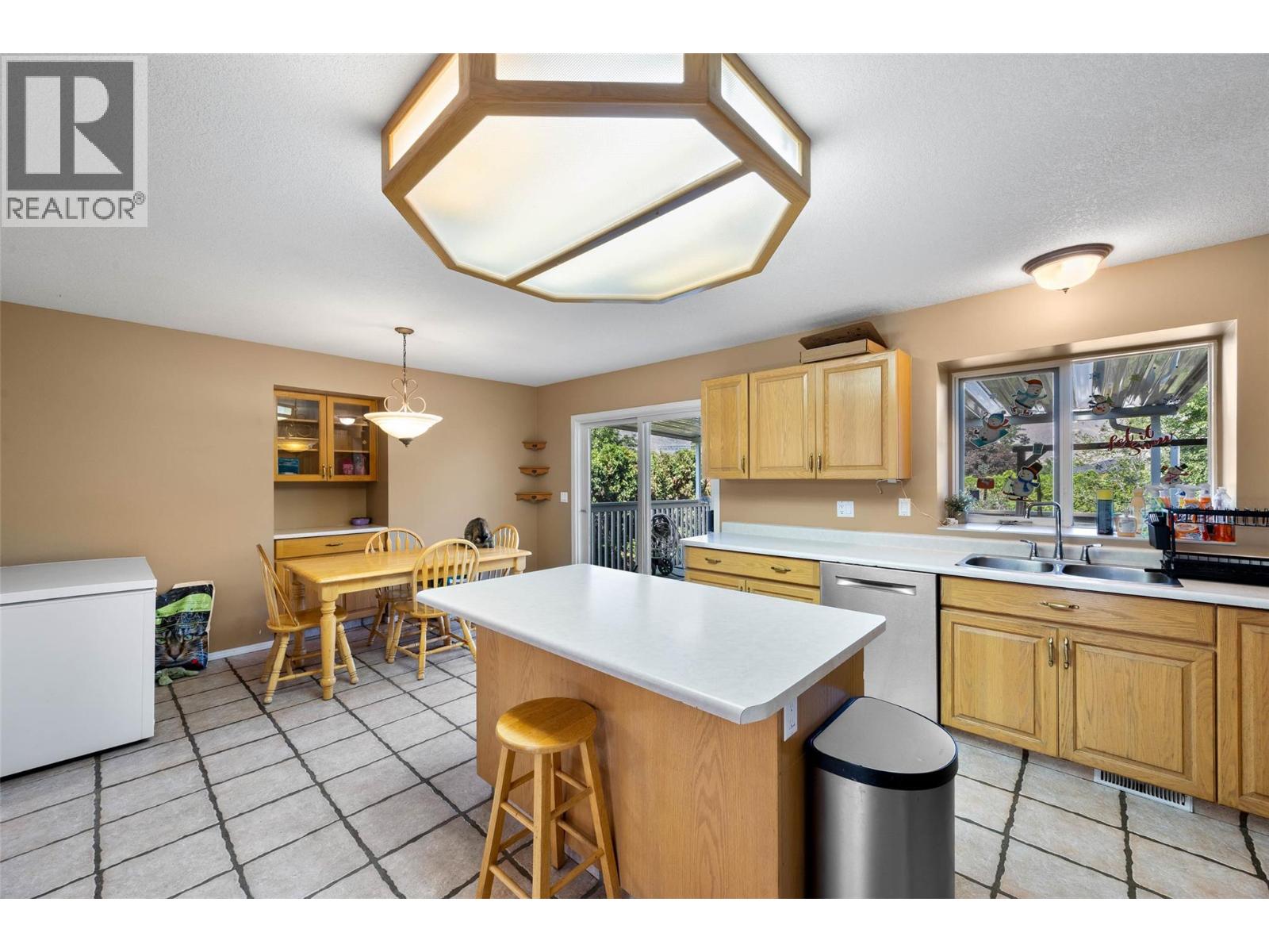 219 Strom Road, Kamloops, British Columbia  V2C 4M1 - Photo 14 - 10396136
