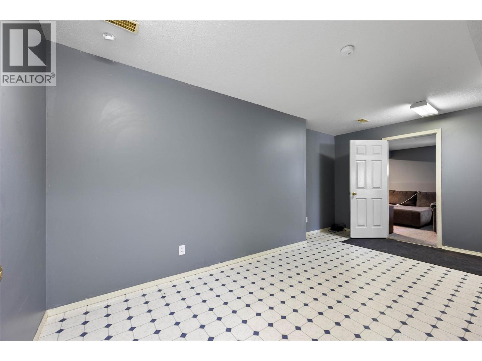 219 Strom Road, Kamloops, British Columbia  V2C 4M1 - Photo 38 - 10396136