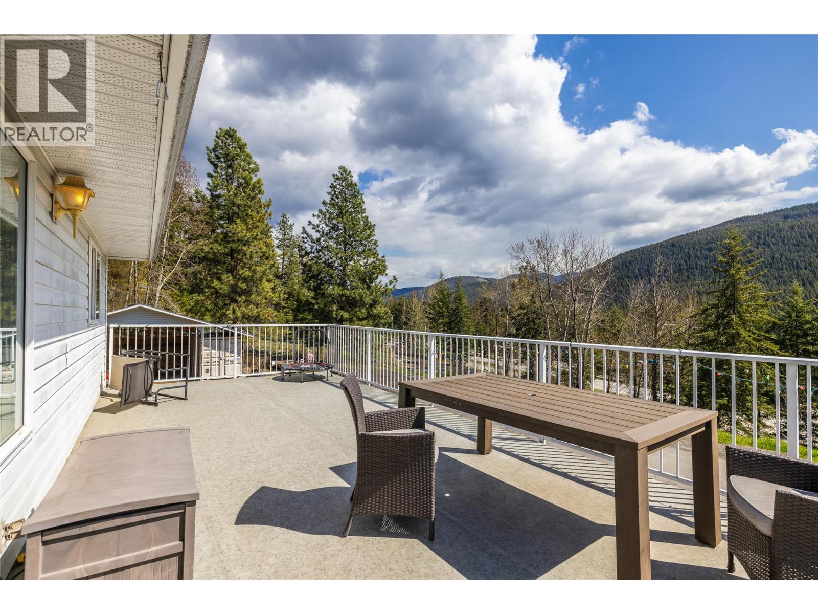 7114 Goshawk Road, Kelowna, British Columbia  V1P 1H9 - Photo 11 - 10397169