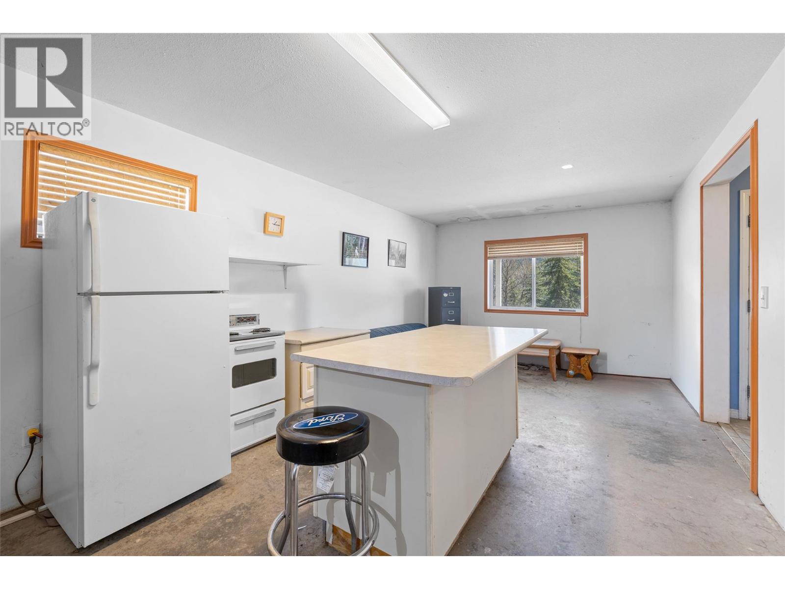 7114 Goshawk Road, Kelowna, British Columbia  V1P 1H9 - Photo 17 - 10397169