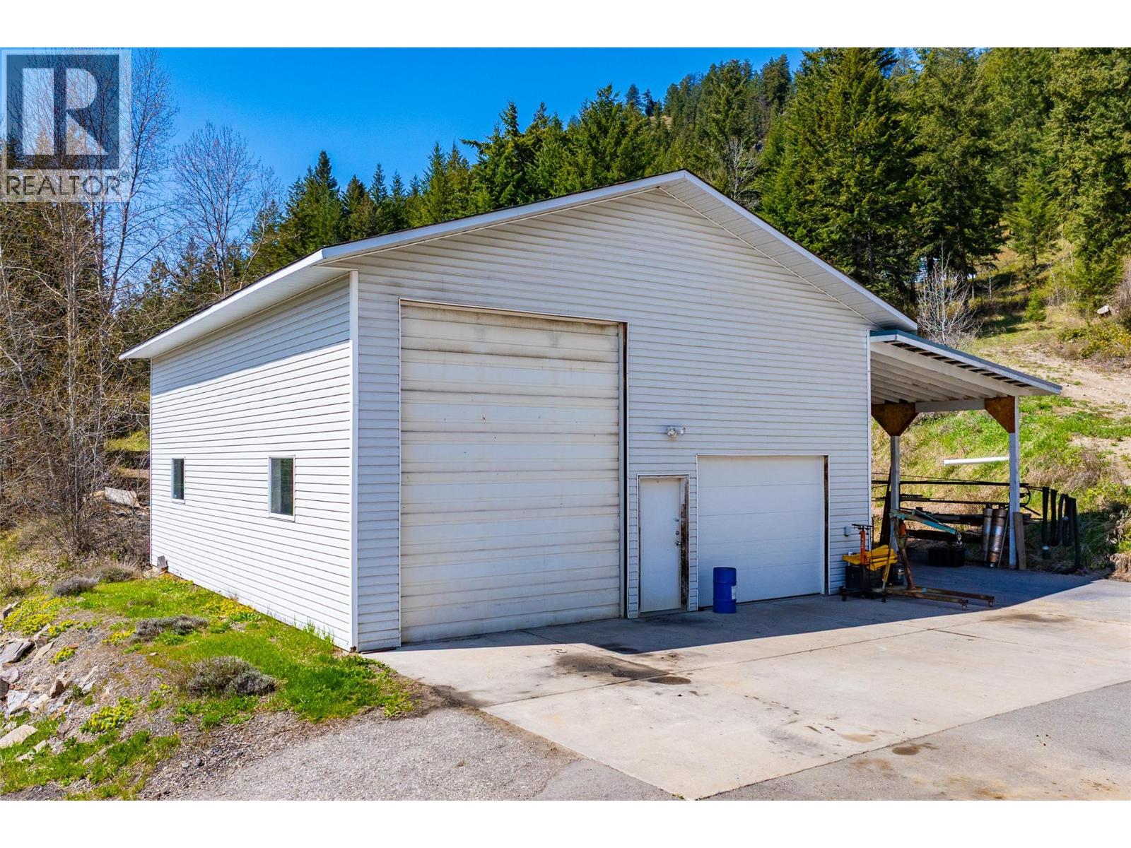 7114 Goshawk Road, Kelowna, British Columbia  V1P 1H9 - Photo 24 - 10397169