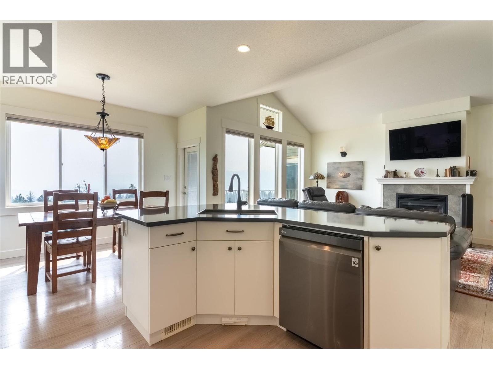 440 Aralia Place, Logan Lake, British Columbia  V0K 1W0 - Photo 6 - 10397112