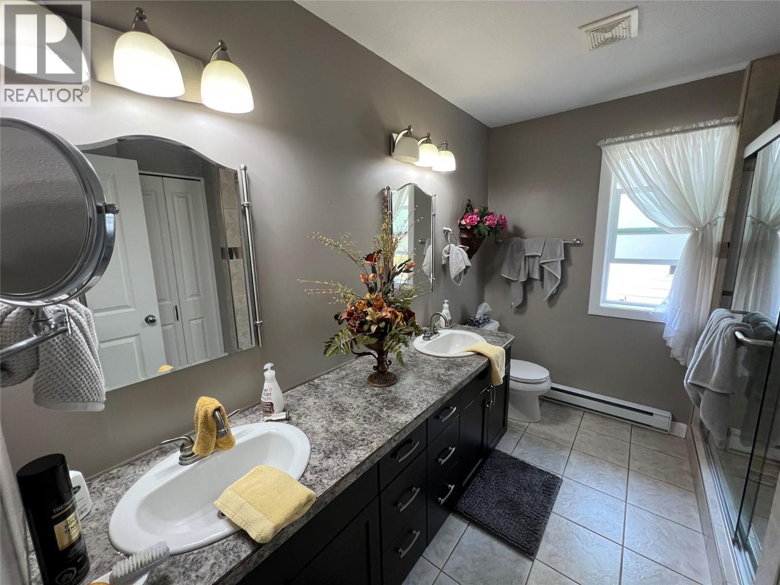 3765 Crestview Road, Creston, British Columbia  V0B 1G2 - Photo 17 - 10396899