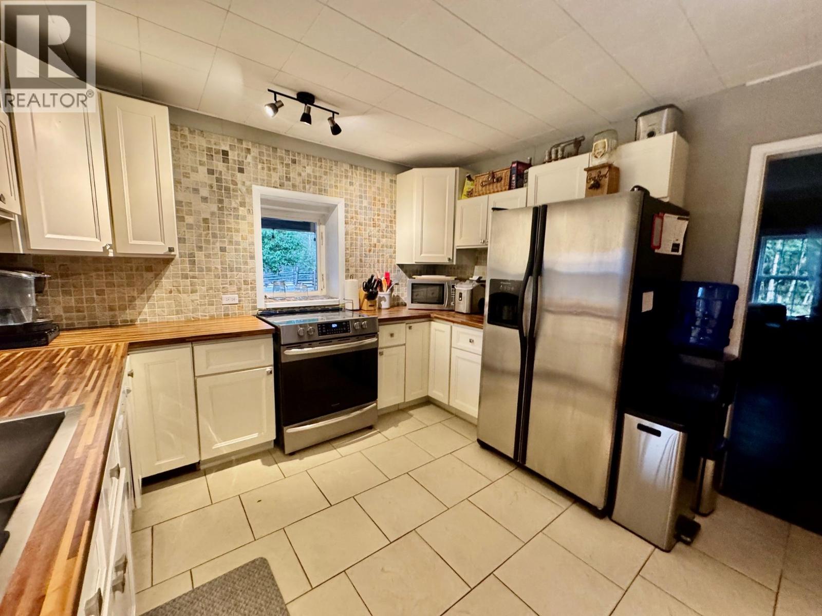 159 North Fork Road, Cherryville, British Columbia  V0E 2G3 - Photo 4 - 10396475