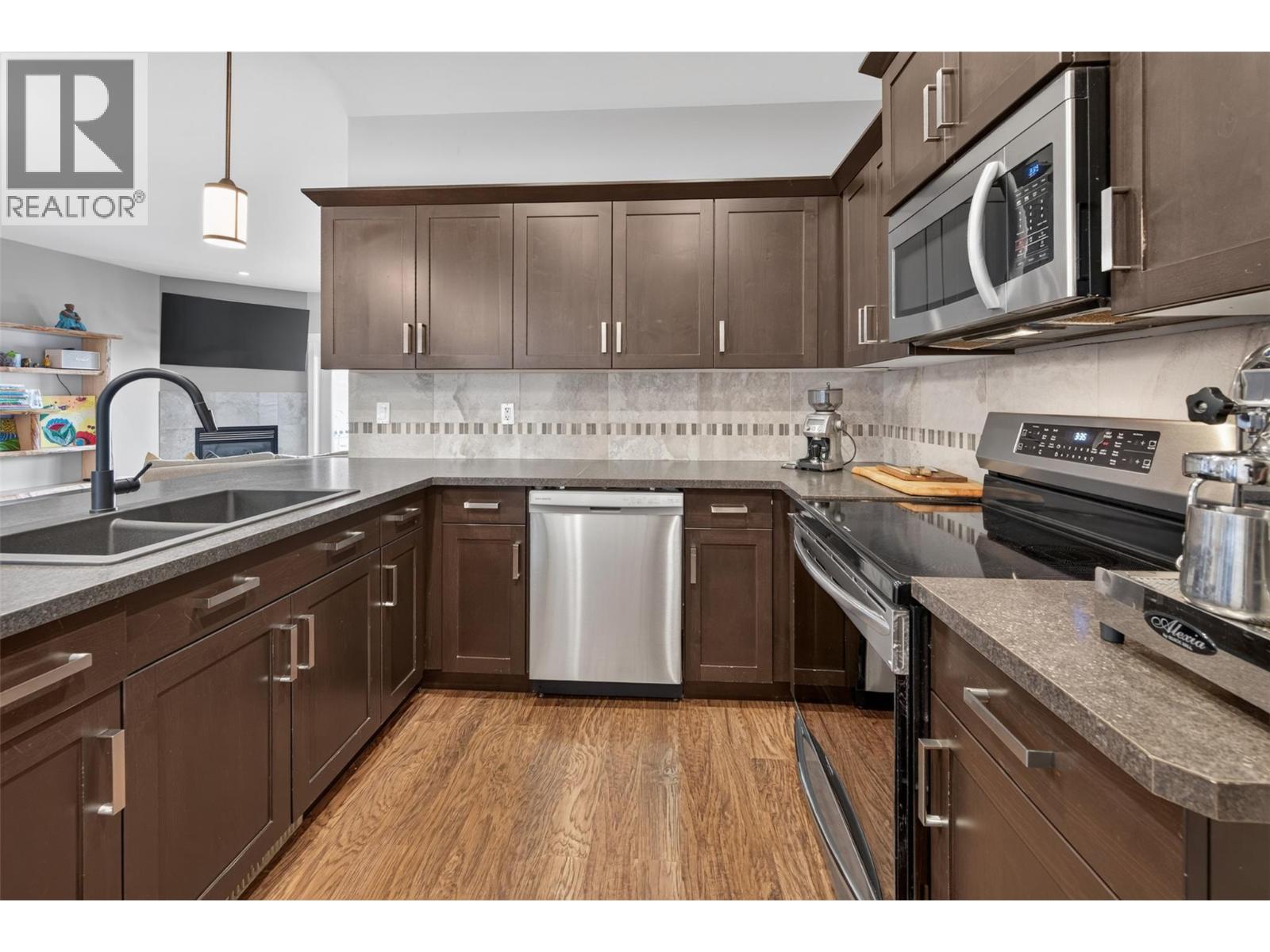 1040 Mt Revelstoke Place Unit# 14 Lot# 20, Vernon, British Columbia  V1B 4E3 - Photo 11 - 10397026