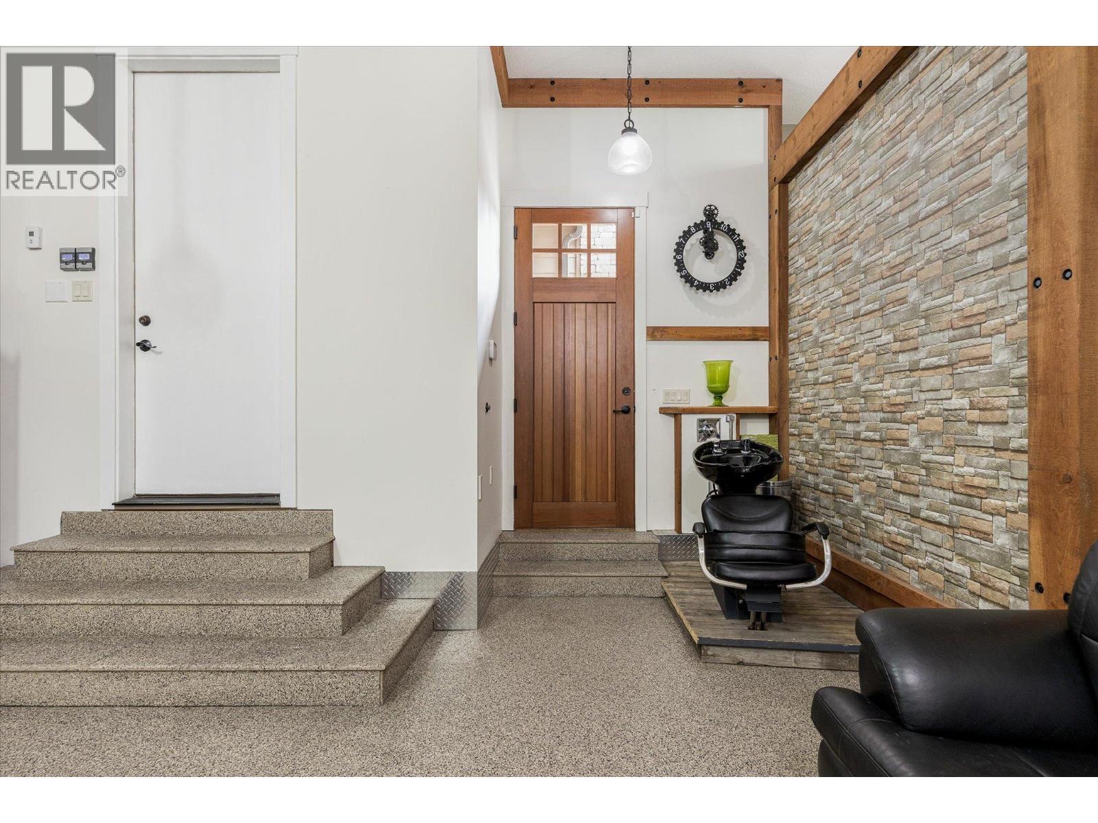 12002 Middleton Road, Lake Country, British Columbia  V4V 1G9 - Photo 45 - 10397064