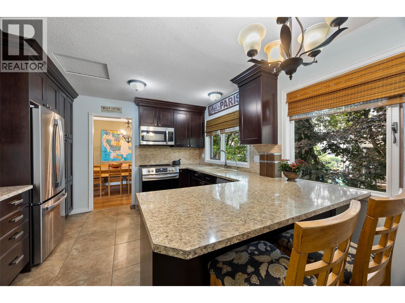 2269 Balfour Court, Kamloops, British Columbia  V1S 1H5 - Photo 9 - 10396840