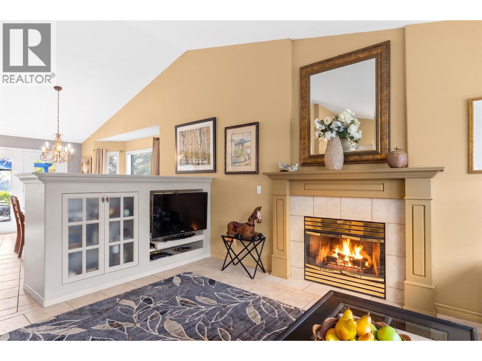 4000 Gallaghers Terrace, Kelowna, British Columbia  V1W 3Z8 - Photo 3 - 10396219