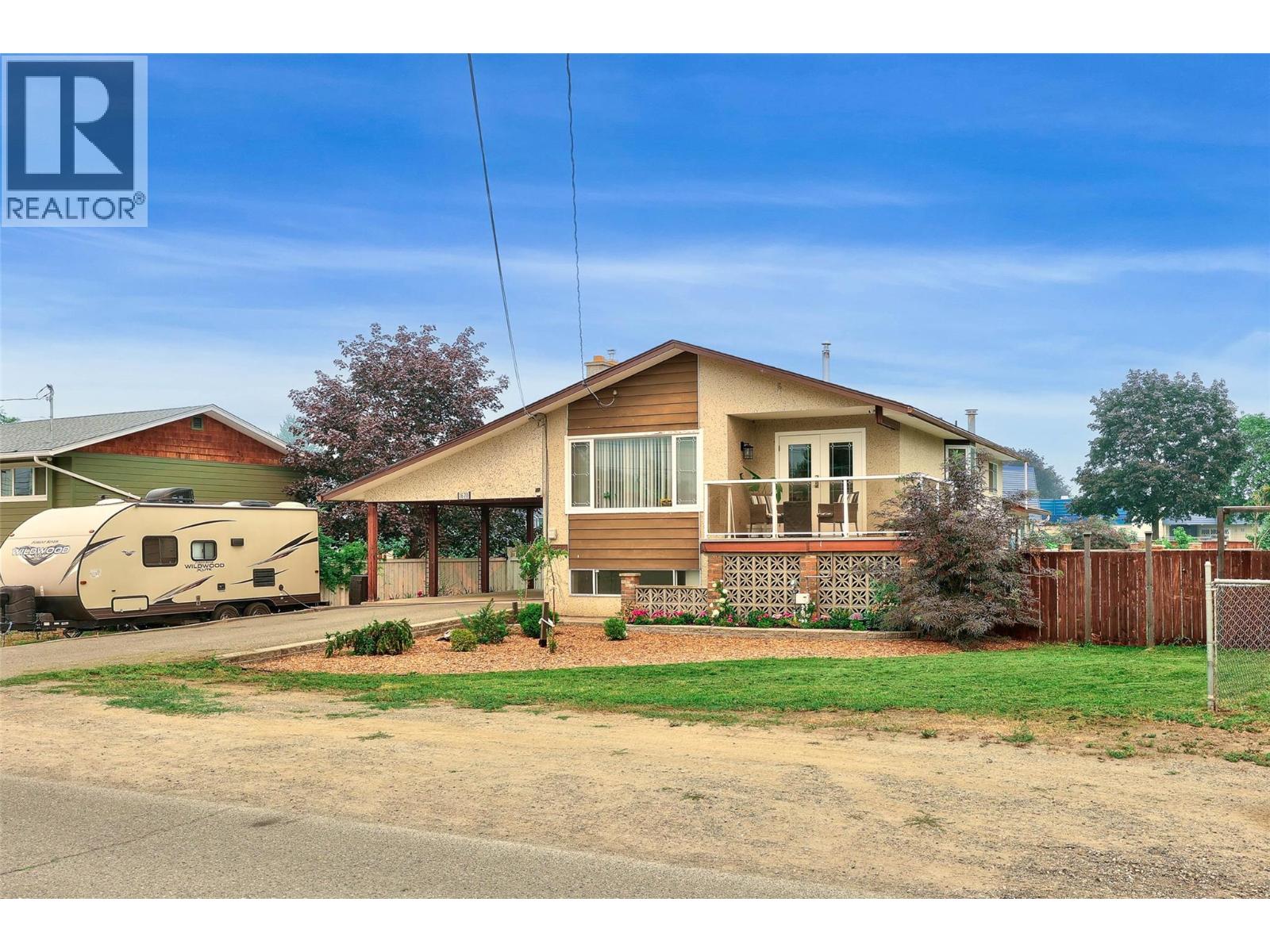 1670 Happyvale Avenue, Kamloops, British Columbia  V2B 4H2 - Photo 1 - 10396928