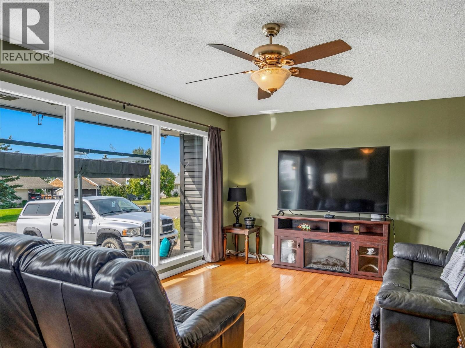 1324 93 Avenue, Dawson Creek, British Columbia  V1G 1E4 - Photo 2 - 10397207