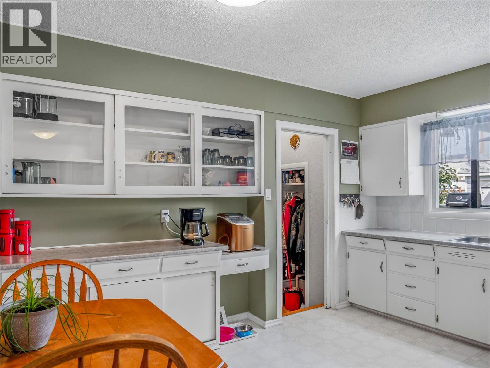 1324 93 Avenue, Dawson Creek, British Columbia  V1G 1E4 - Photo 5 - 10397207
