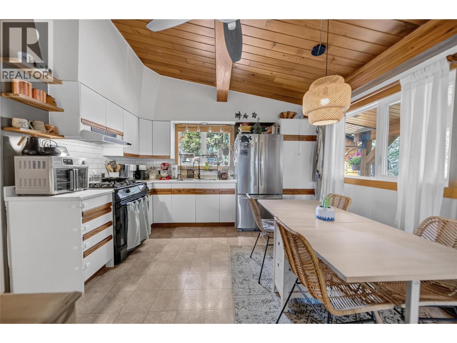 6740 Rosen Lake Road, Jaffray, British Columbia  V0B 1T0 - Photo 13 - 10396262