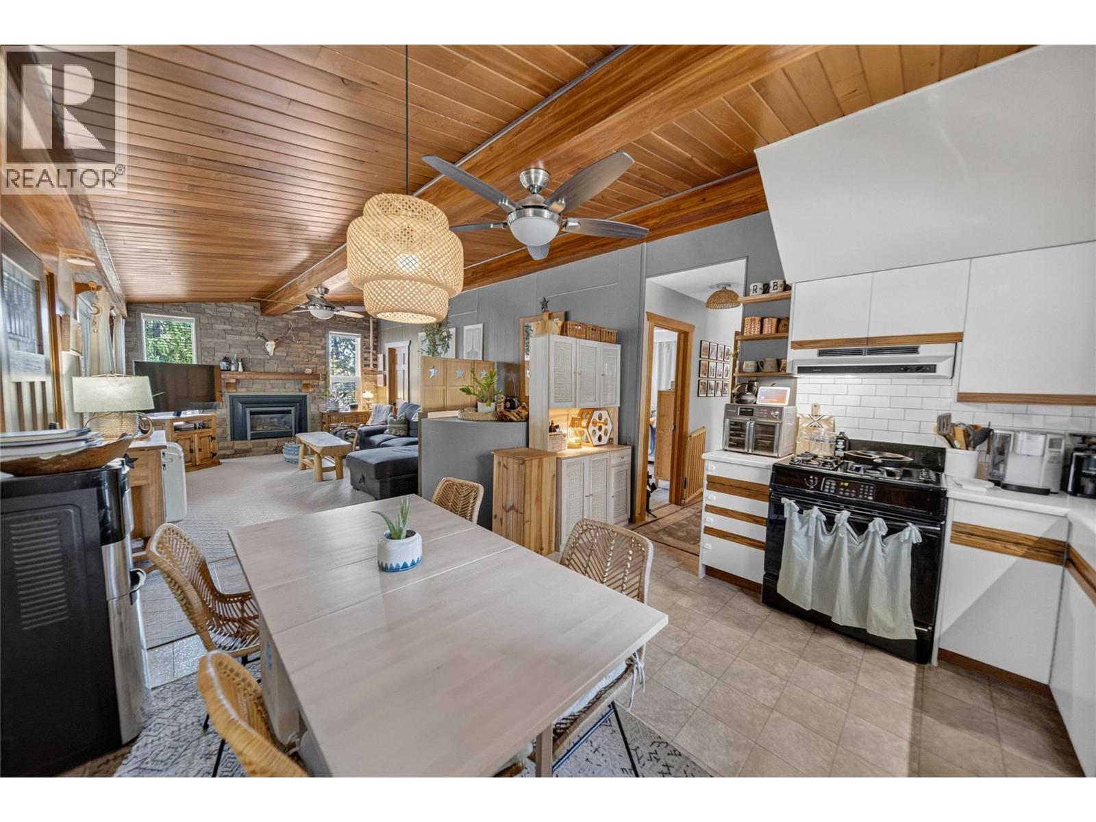 6740 Rosen Lake Road, Jaffray, British Columbia  V0B 1T0 - Photo 15 - 10396262
