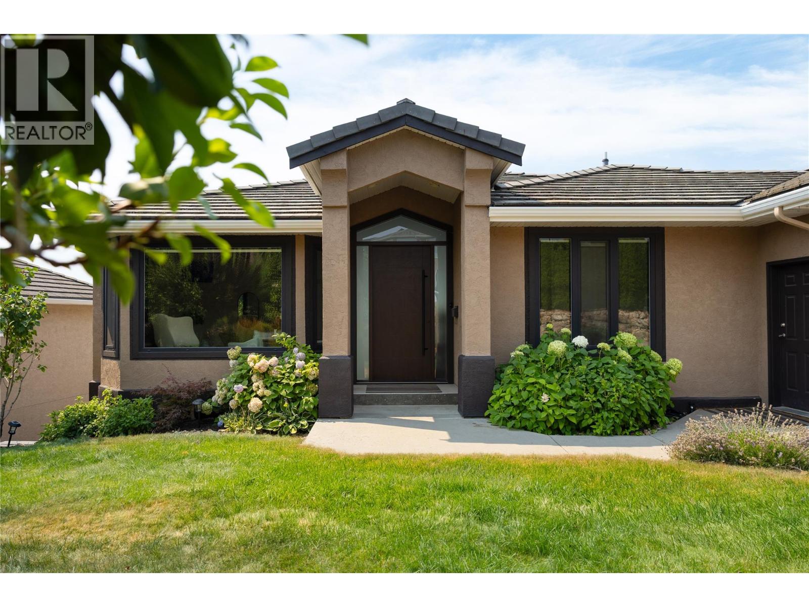 10 Bayview Heights, Coldstream, British Columbia  V1B 2B9 - Photo 3 - 10397134