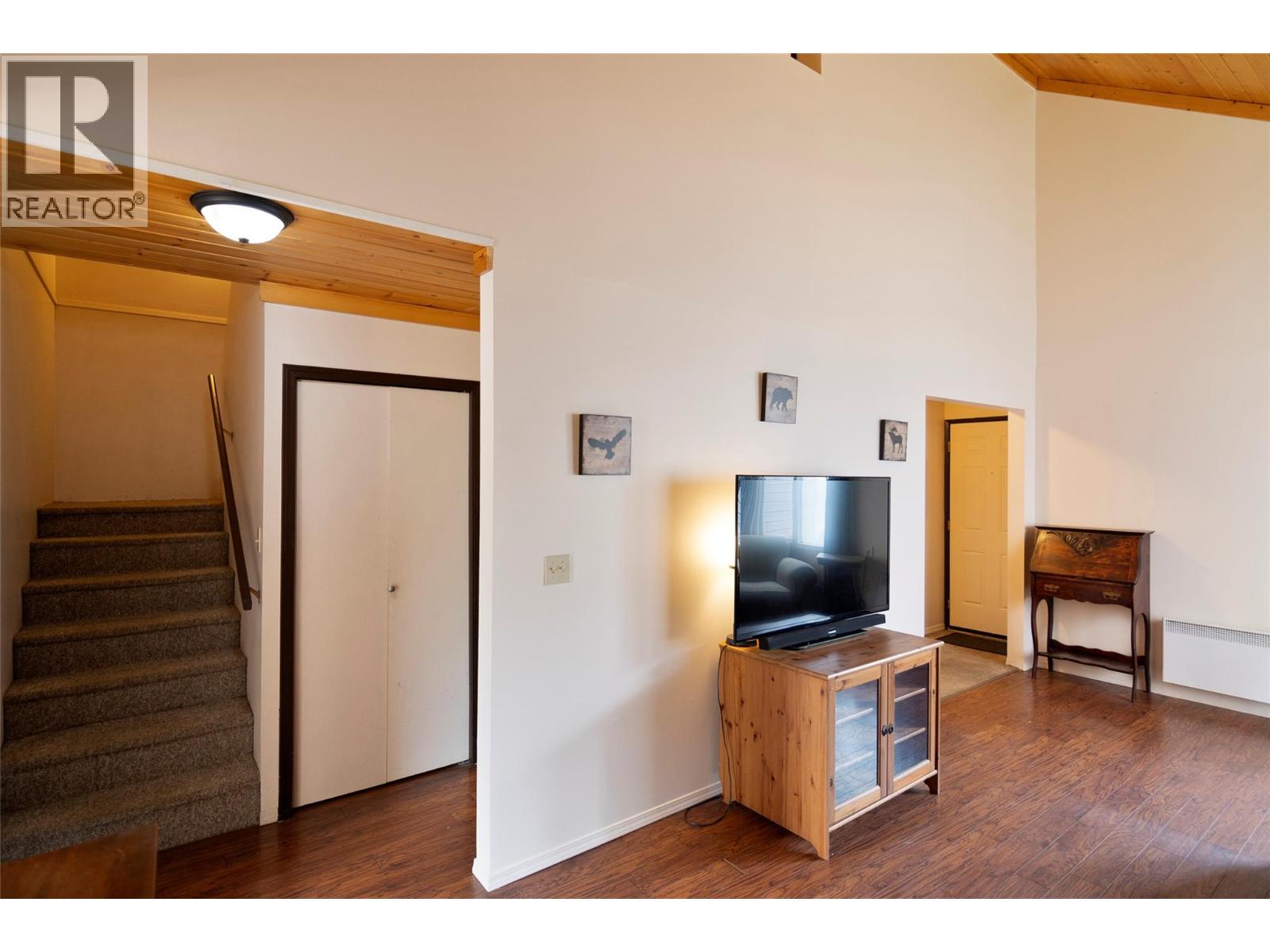 1852 Corbin Place, Revelstoke, British Columbia  V0E 2S0 - Photo 11 - 10397075