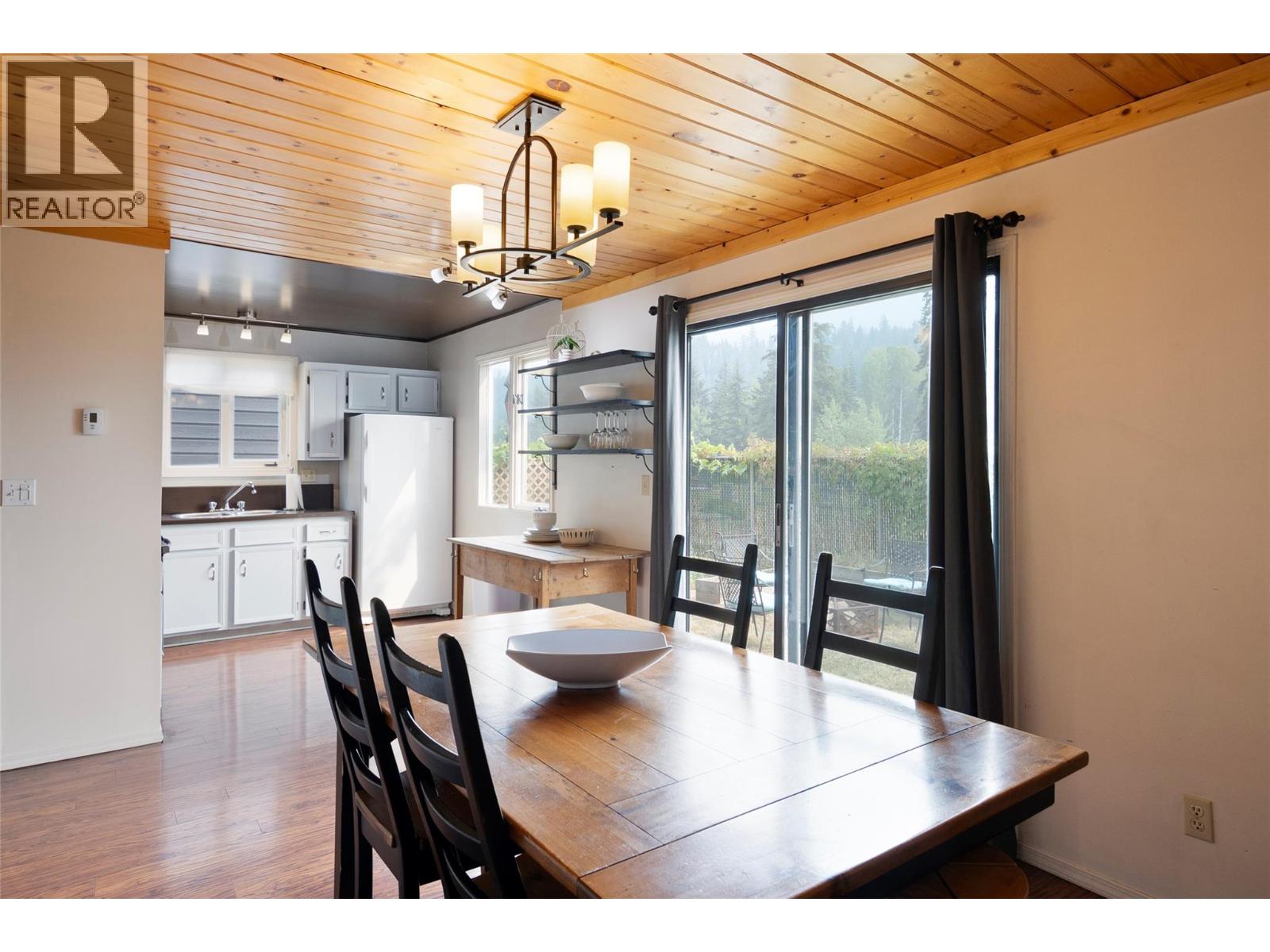 1852 Corbin Place, Revelstoke, British Columbia  V0E 2S0 - Photo 17 - 10397075