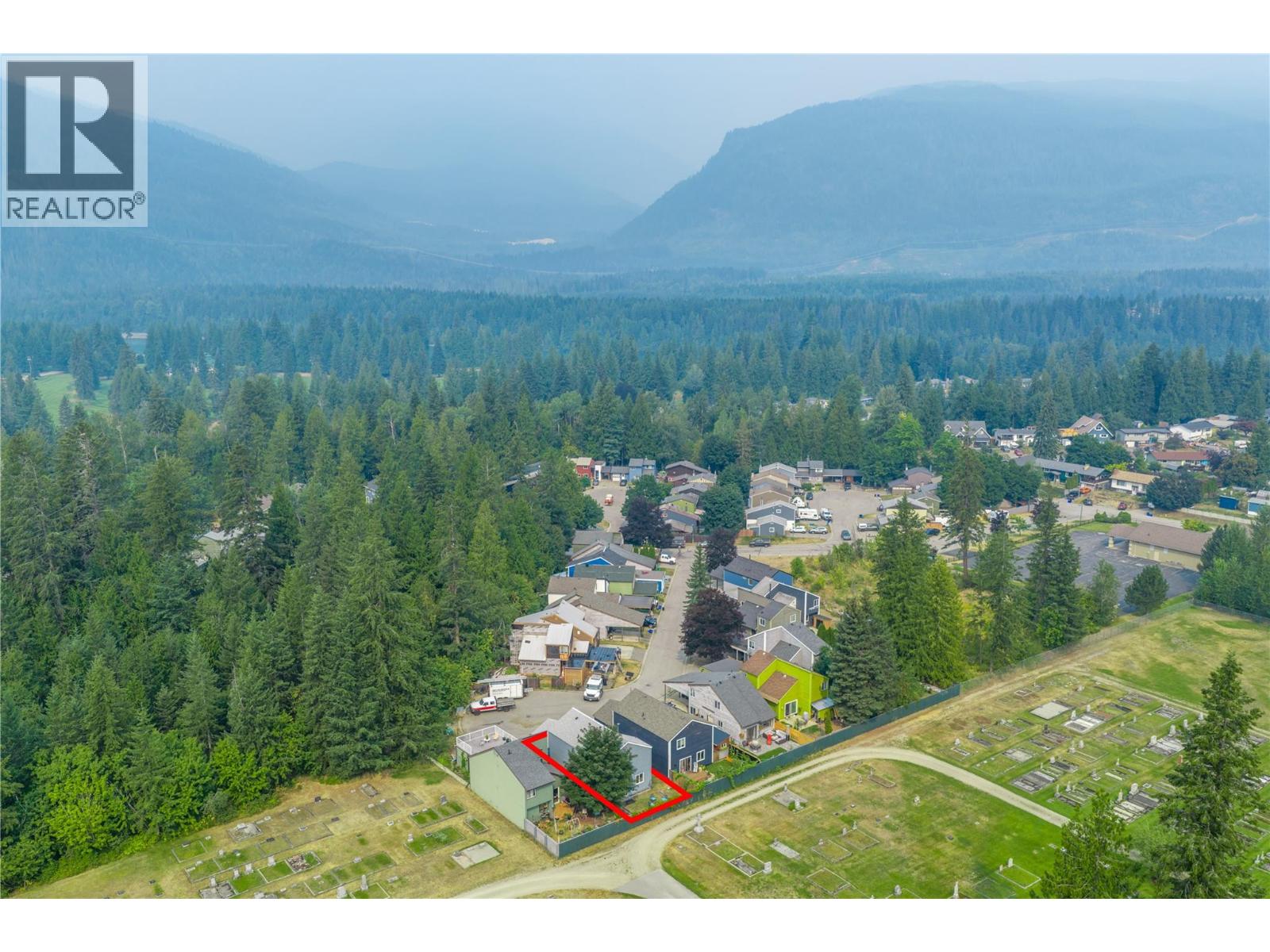 1852 Corbin Place, Revelstoke, British Columbia  V0E 2S0 - Photo 32 - 10397075