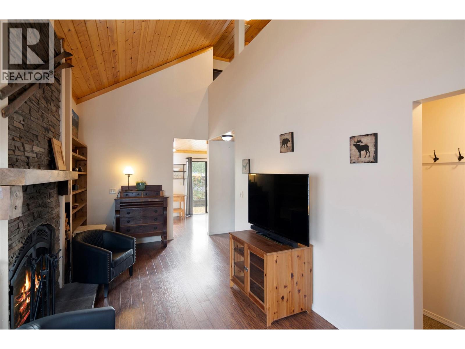1852 Corbin Place, Revelstoke, British Columbia  V0E 2S0 - Photo 8 - 10397075