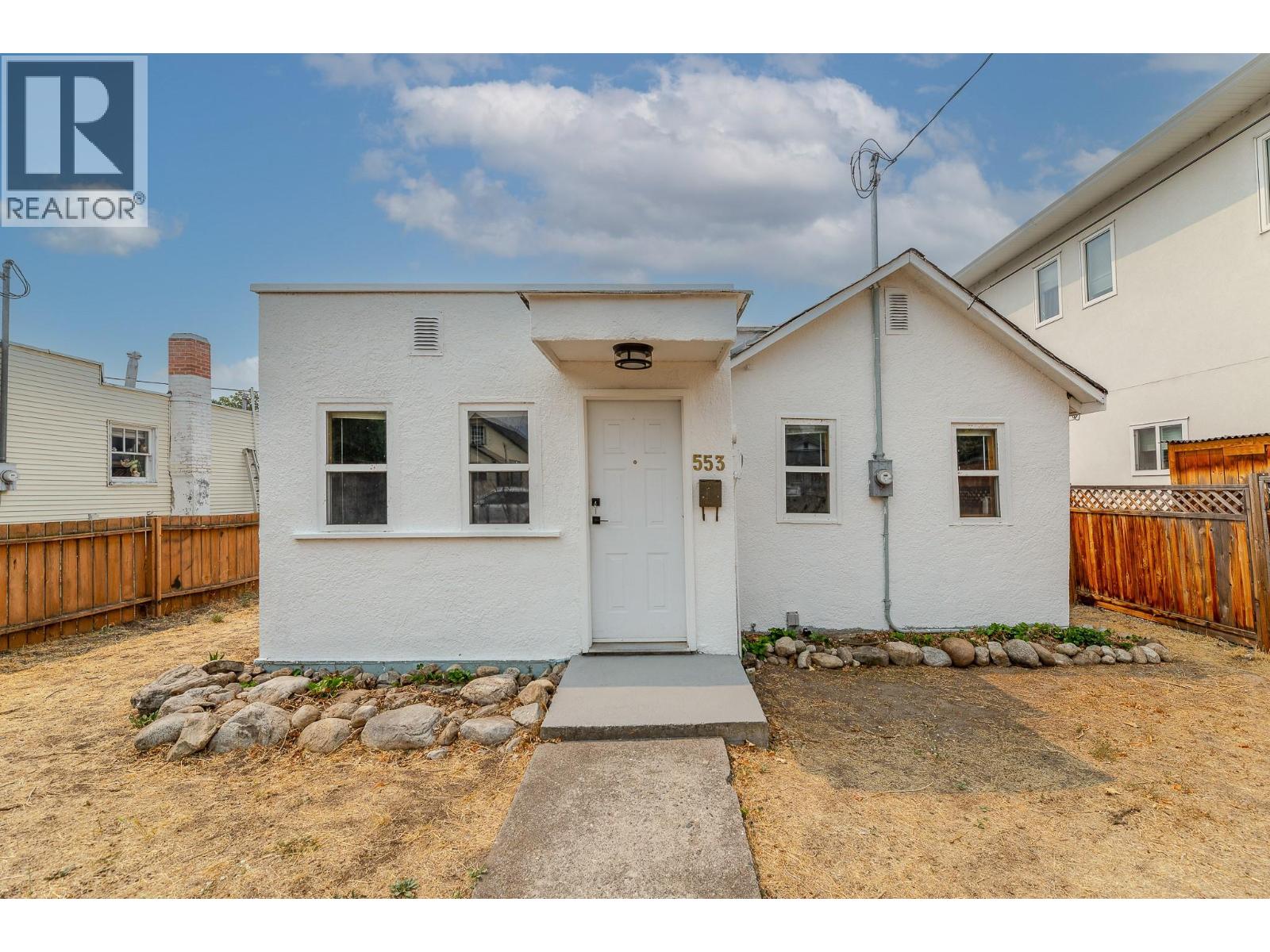 553 Papineau Street, Penticton, British Columbia  V2A 4X6 - Photo 1 - 10397219