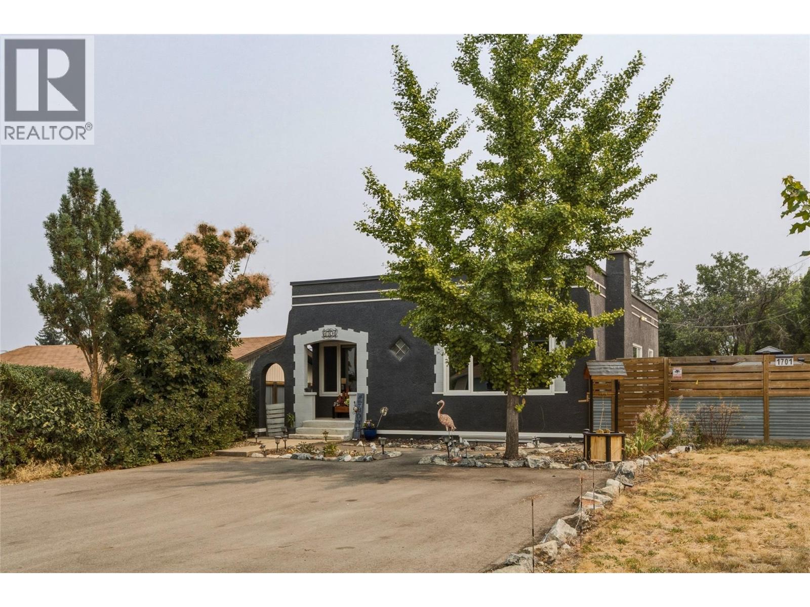 1701 34 Street, Vernon, British Columbia  V1T 5V7 - Photo 2 - 10397205